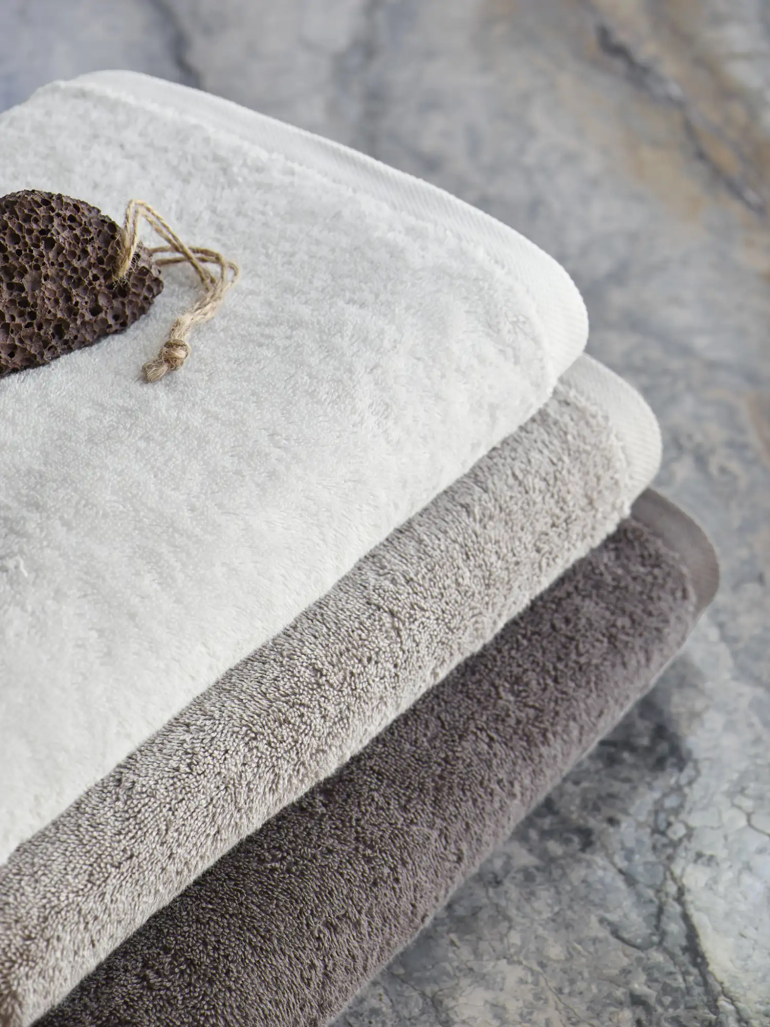 Aquanova badserie London salt 103 - Badlaken 70x130cm - Afbeelding 2