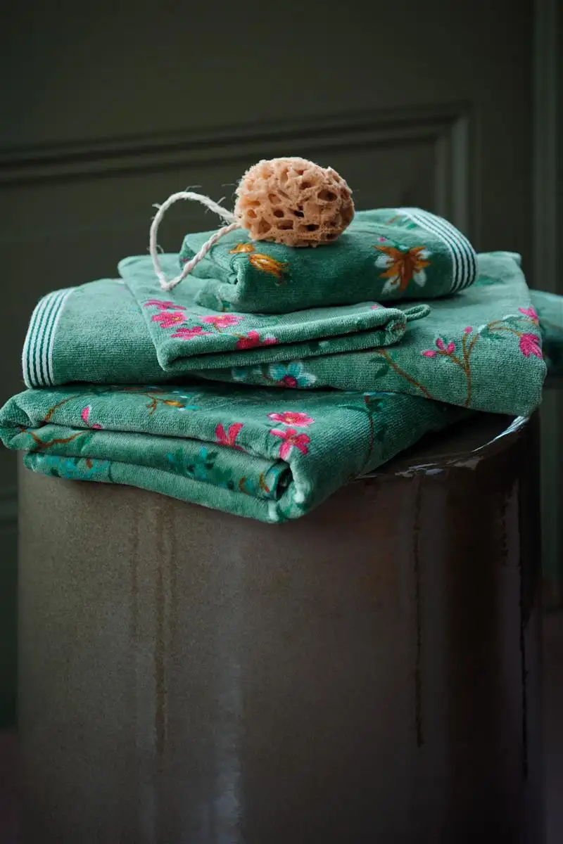PiP studio handdoek Les Fleurs green 55x100 - Handdoek 55x100cm