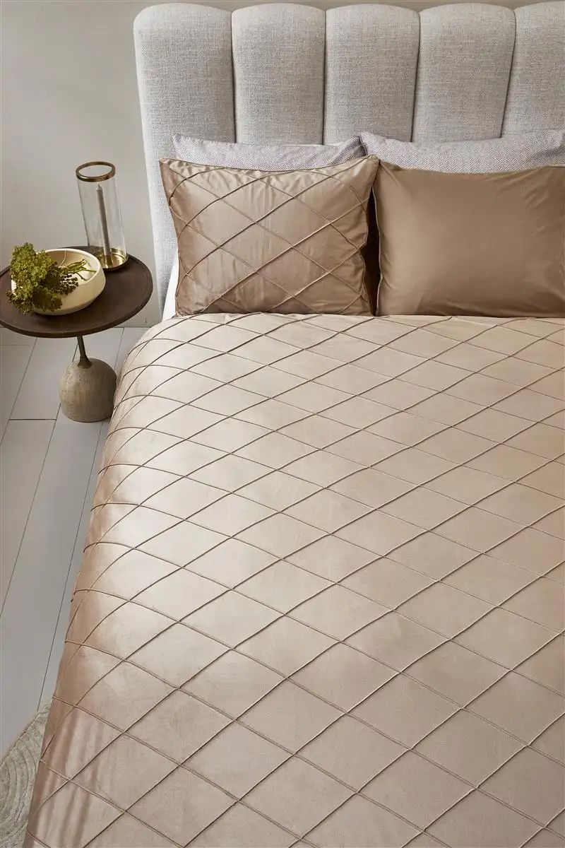 Riviera Maison dekbedovertrek Diamond velvet zand