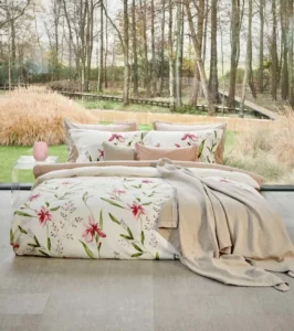 Vandyck dekbedovertrek Serene Flower offwhite satijn
