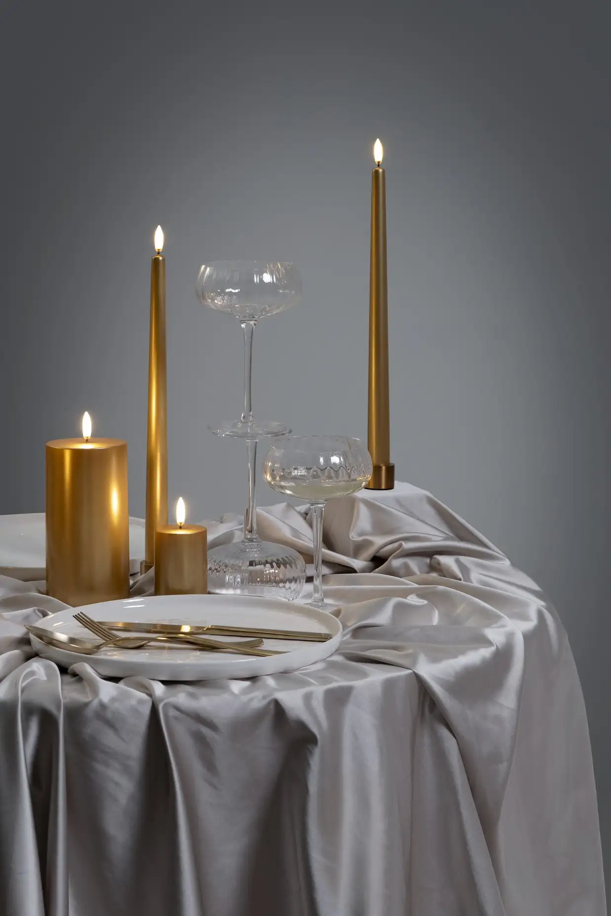 Uyuni led-kaars Melted 5 x 7,5cm gold finish - Afbeelding 2